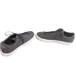 Tommy Hilfiger Men\'s Brecon Lace Up Low Top Sneakers NWT Gray Logo Round Toe 13 Amazon.com | Tommy Hilfiger Brecon Black/Black 7 D (M  main image 4